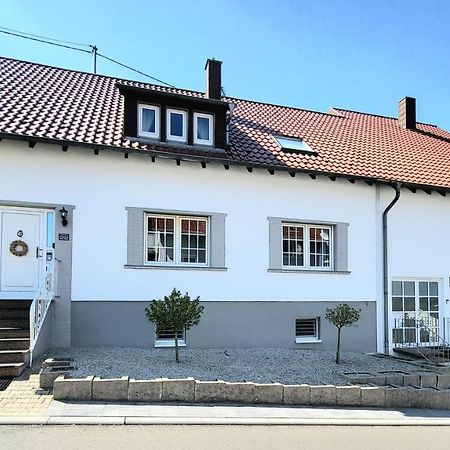 Schicke Komfortwohnung Zum Wohlfuehlen Merchweiler المظهر الخارجي الصورة