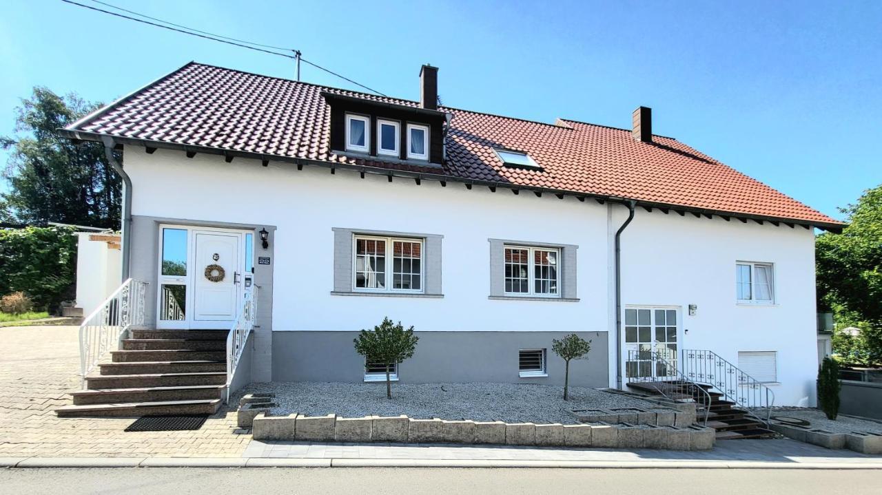 Schicke Komfortwohnung Zum Wohlfuehlen Merchweiler المظهر الخارجي الصورة